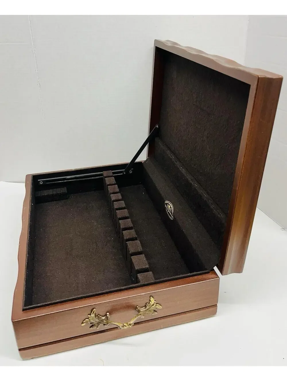 Reed & Barton Anti-Tarnish Eureka Wooden Silverware Flatware Storage Chest Box